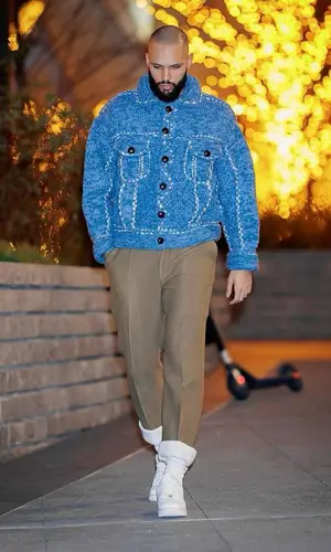 Evan Mehdi Fournier wearing Nike sneakers