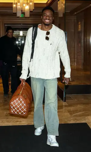 Thanasis Antetokounmpo’s Outfit in Jaded London Jeans, Louis Vuitton Bag & NBA (2022)