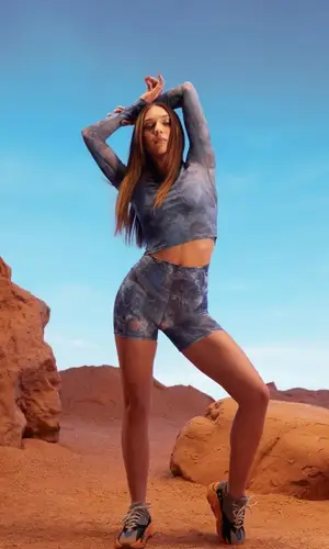 Maddie Ziegler wearing Fabletics top