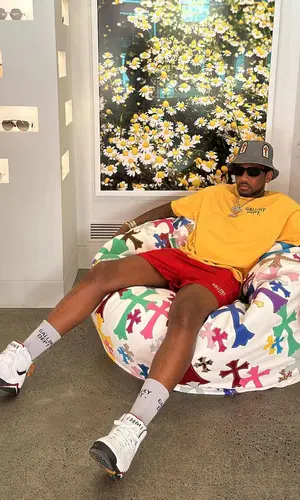 Fabolous wearing The Fitted Gallery hat