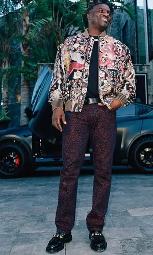 Akon wearing Etro boots