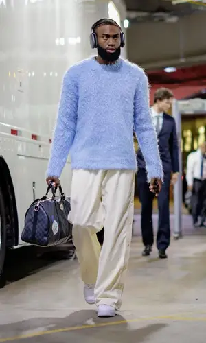 Jaylen Brown wearing Nike sneakers
