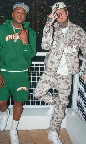 Jadakiss wearing Nike sneakers
