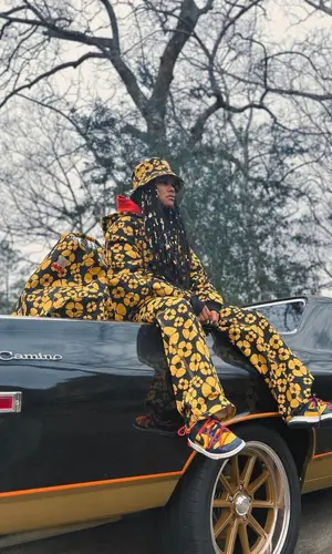 Teyana Taylor wearing Carhartt pants