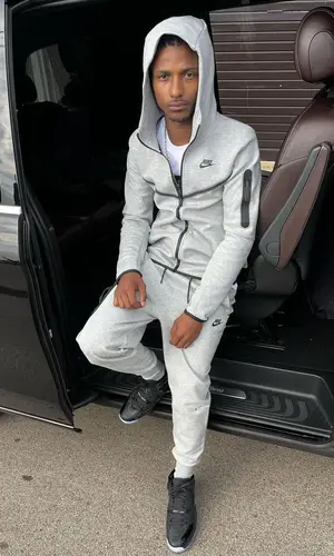 Double Lz wearing Nike hoody
