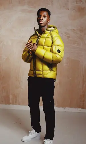 Eddie Nketiah wearing Nike sneakers
