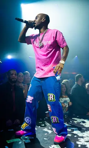 Slim Jxmmi wearing Verborgen jeans