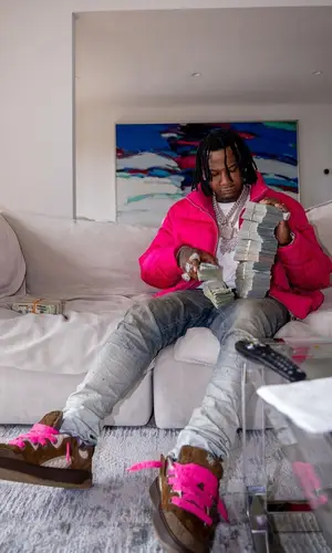 Moneybagg Yo wearing ERL jacket