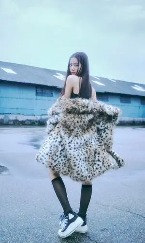 Kazuha Le Sserafim wearing Balenciaga jewelry