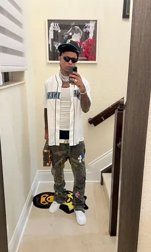 Ronny J’s Outfit in Nike Jersey, New Era Cap & Seattle Mariners (2023)