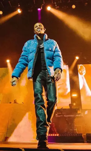 A Boogie Wit Da Hoodie wearing Timberland boots