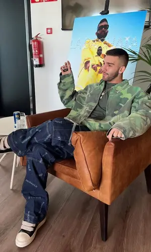 Manuel Turizo’s Outfit in Notsonormal Jacket, Nahmias Jeans & Rick Owens Sneakers (2022)