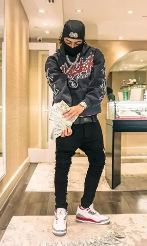 DD Osama wearing Amiri belt