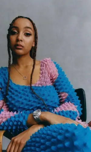 PinkPantheress wearing Telfar jewelry