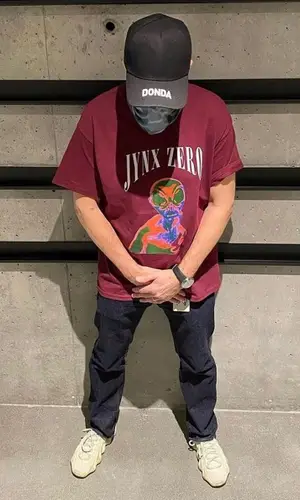 Steven Smith wearing Adidas sneakers