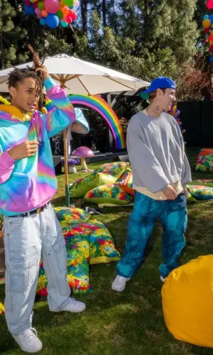 Jaden Smith’s Outfit in MSFTSrep Hoodie, Supreme Pants & Louis Vuitton Belt (2023)