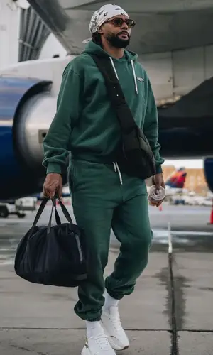 Patty Mills wearing Mouty pants