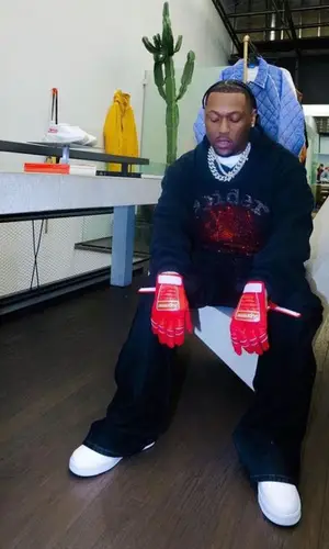 HitBoy’s Outfit in Spider Worldwide Hoodie, Nike Sneakers & Supreme Gloves (2023)
