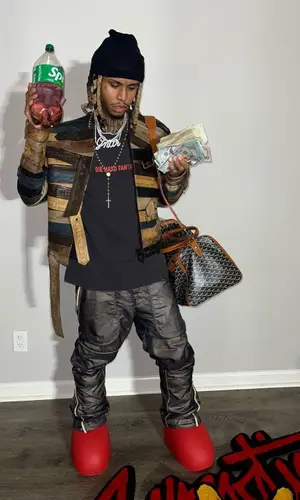 Lil Gnar wearing H&M jacket
