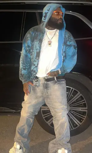 ASAP Bari’s Outfit in Balenciaga Hoodie, Louis Vuitton Sneakers & Chrome Hearts Belt (2023)