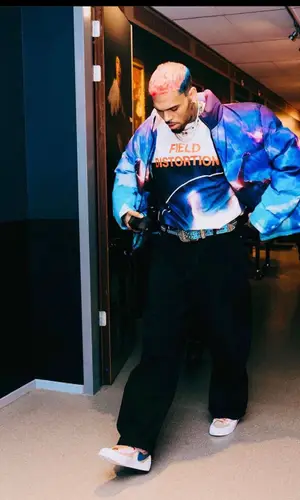 Chris Brown wearing B.B. Simon belt