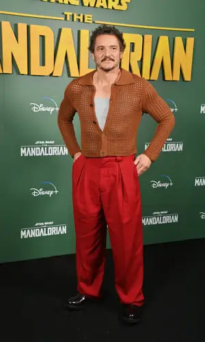 Pedro Pascal wearing Hanes top