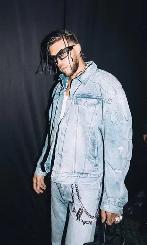 Jhay Cortez wearing Bottega Veneta bag