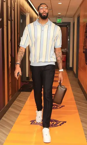 Anthony Davis’ Outfit in Prada Shirt, Nike Sneakers & Cartier Eyewear (2023)