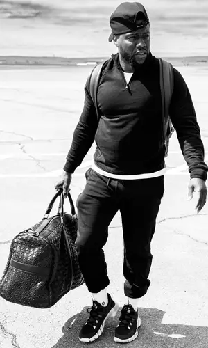 Kevin Hart wearing Bottega Veneta bag