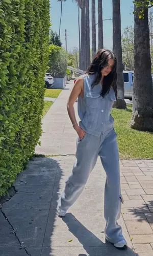 Sara Sampaio wearing Barrie jacket