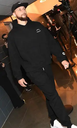 Stephen Curry’s Outfit in Nike Sneakers & Trophy Hunting Cap (2023)