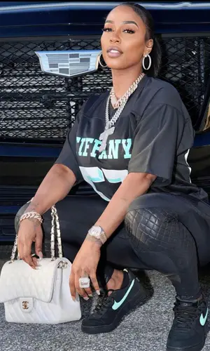 Kash Doll’s Outfit in Tiffany&Co Jersey, NFL & Mitchell & Ness (2023)