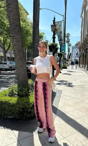 Sara Sampaio wearing Chanel bag