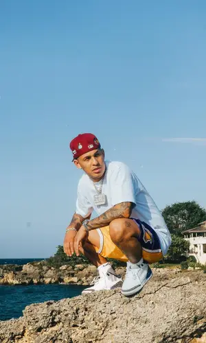 Rvssian’s Outfit in Los Angeles Lakers Shorts, Nike Socks & Mitchell & Ness (2023)