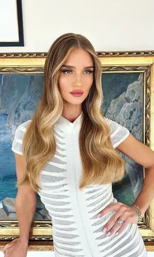 Rosie Huntington-Whiteley wearing Jessica McCormack jewelry