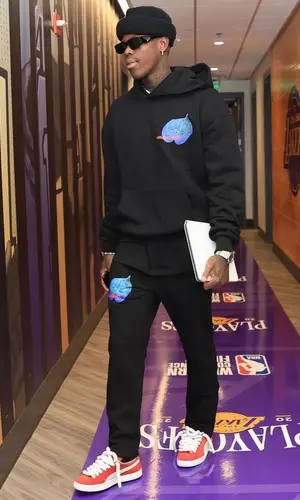 Dennis Schroder wearing Helal Money hoody