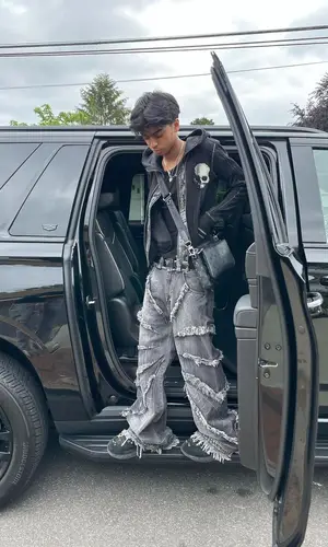 Yung Fazo wearing Givenchy sandal