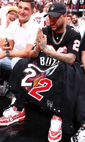 Neymar’s Outfit in Amiri T-Shirt, Louis Vuitton Sneakers & BigFace Cap (2023)