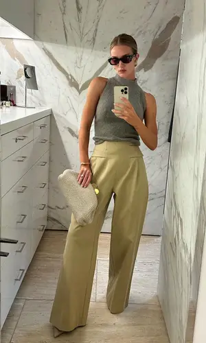Rosie Huntington-Whiteley wearing Bottega Veneta bag