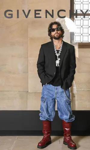 Maluma’s Outfit in Givenchy Eyewear (2023)