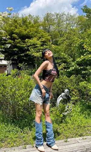 Minnie wearing R13 shorts