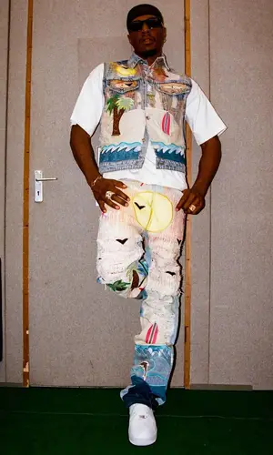 Joey Badass’ Outfit in Pale Jacket, Nike Sneakers & Who Decides War (2023)