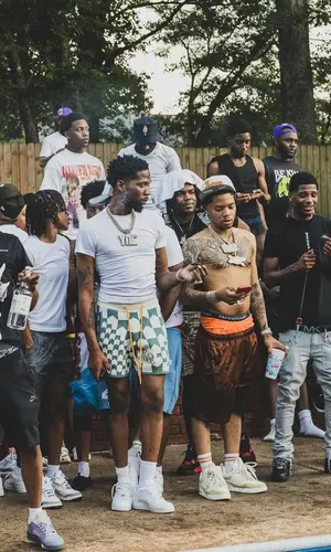 BlocBoy JB’s Outfit in Polo Ralph Lauren T-Shirt, Rhude Shorts & Nike Sneakers (2023)