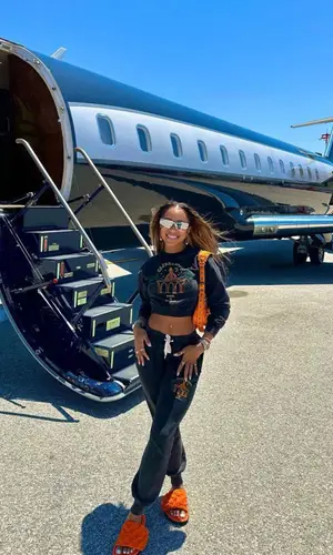 Jilly Anais’ Outfit in Casablanca Pants, Balenciaga Bag & Louis Vuitton Sandals (2023)