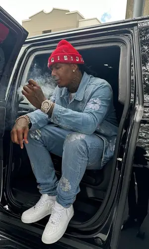 Moneybagg Yo wearing Melrose High hat