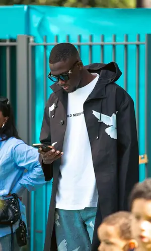 Ibrahima Konate wearing 3.Paradis eyewear
