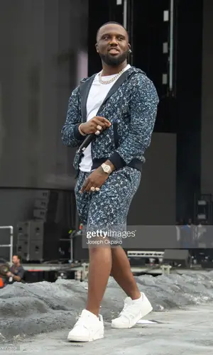 Headie One’s Outfit in Louis Vuitton Jacket (2023)