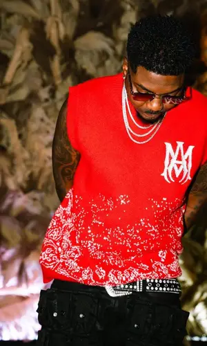 Skiibii wearing Marc Jacques Burton pants