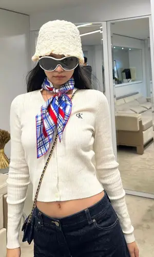 Kim Jennie wearing Chanel jeans