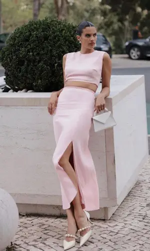 Sara Sampaio wearing HEMINCUFF bag